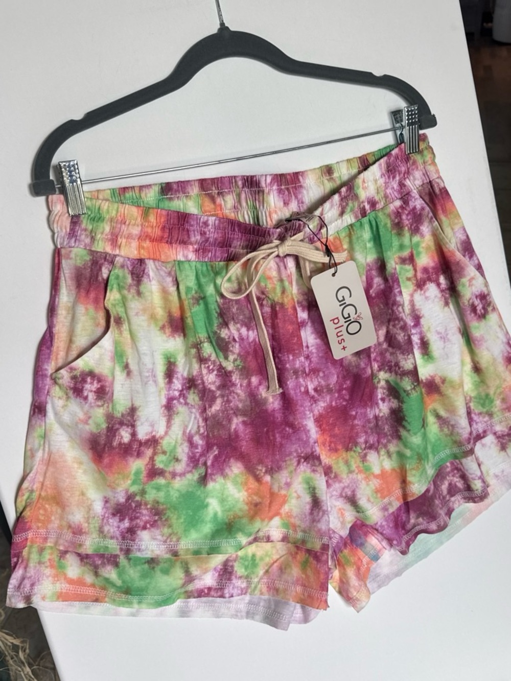 GIGIO Plus Tie-Dye Elastic Waist Shorts in Pink & Green